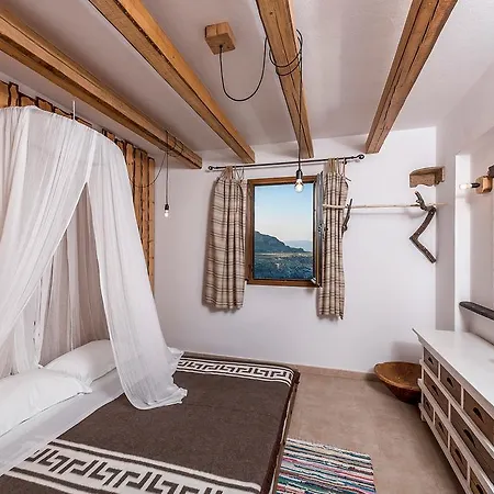 Muse Lindos (Rhodes)